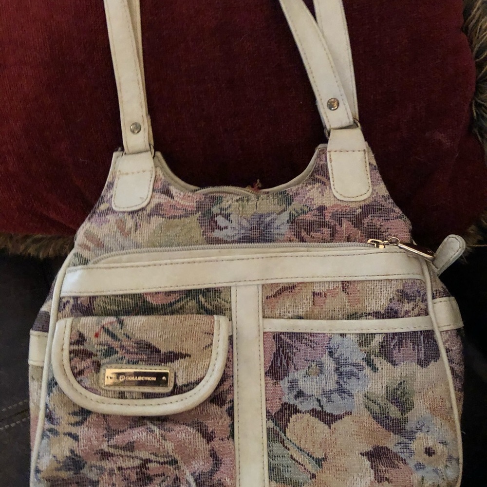 Purses - Picture 3 of 7